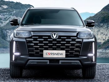 Изображение к новости Обновленный внедорожник SUV будет представлен в России двух версиях — DLX и Black Edition